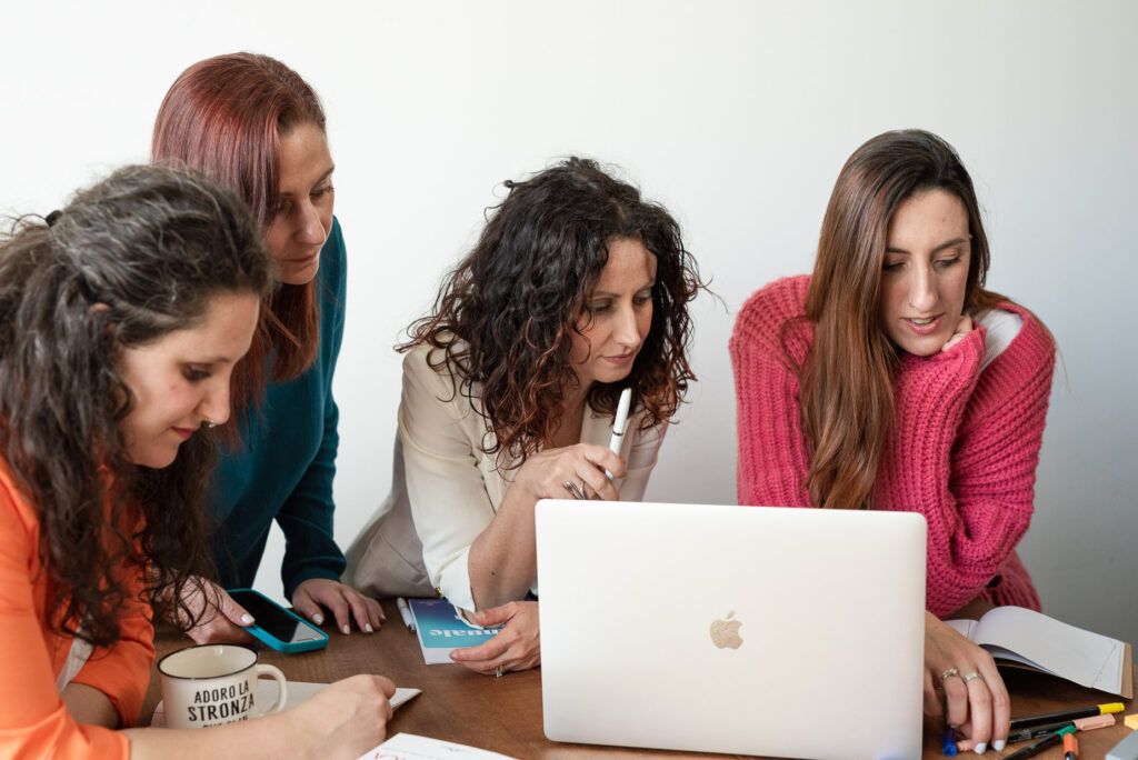 dress code team 4 donne al lavoro servizio fotografico branding