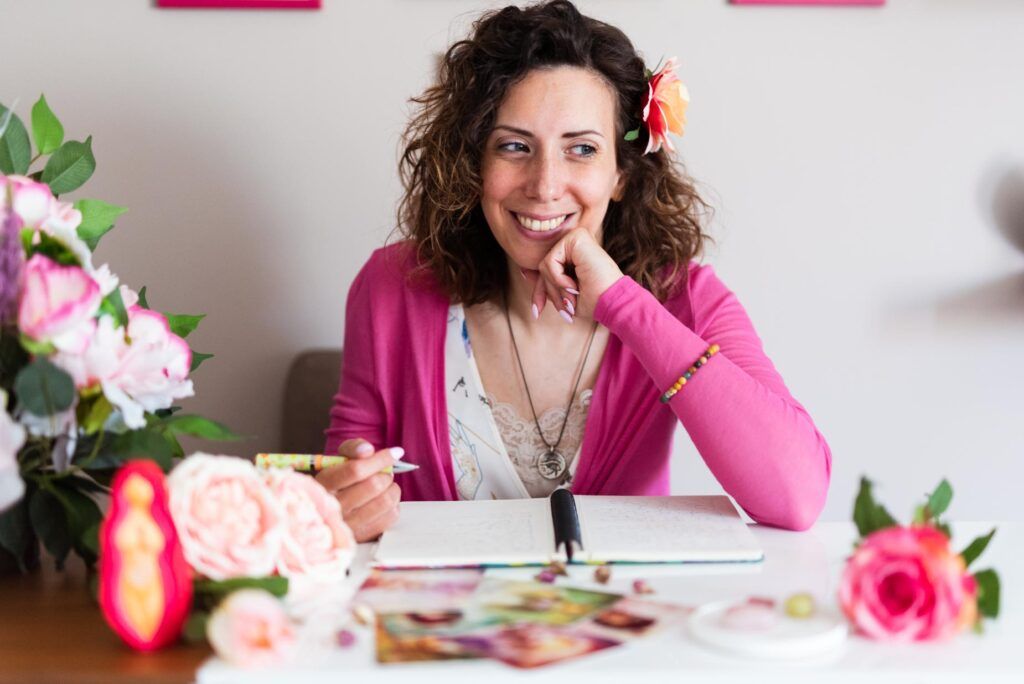 libera professionista con maglia fuxsia
